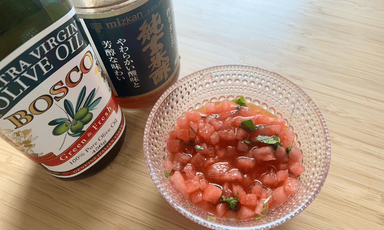 日本酒おつまみのペアリング_スイカとトマトの鶏和え