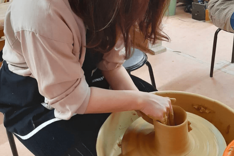 酒器は自分で作る時代！陶芸でとっくり＆おちょこ作り！ | SYULIP(シュリップ)